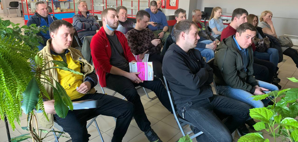 Про Аква семина о водяном напольном отоплении.jpg Про Аква семина о водяном напольном отоплении.jpg