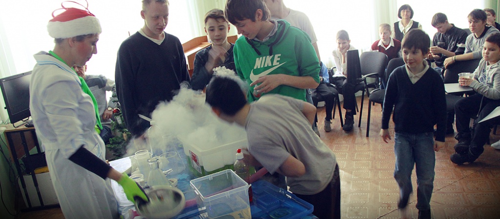 шоу профессора Николя благотворительная акция.jpg шоу профессора Николя благотворительная акция.jpg